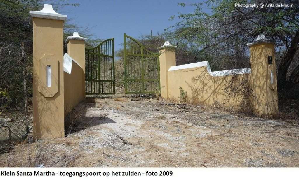 03. Klein Santa Martha toegangspoort 2009